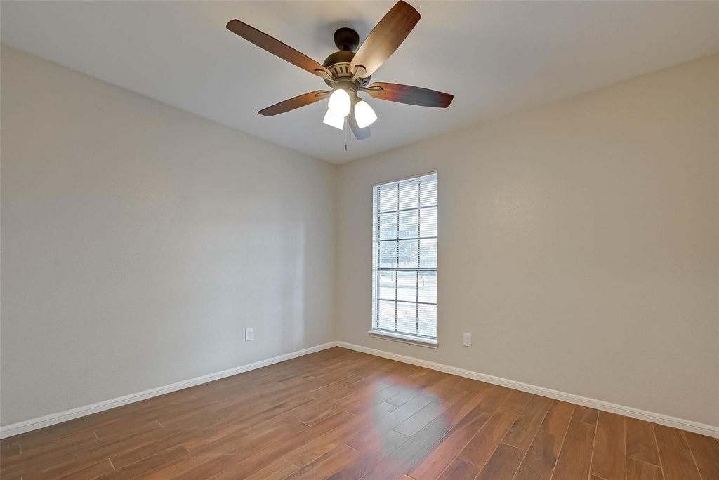 18726 Shannon Glen Lane - Photo 11
