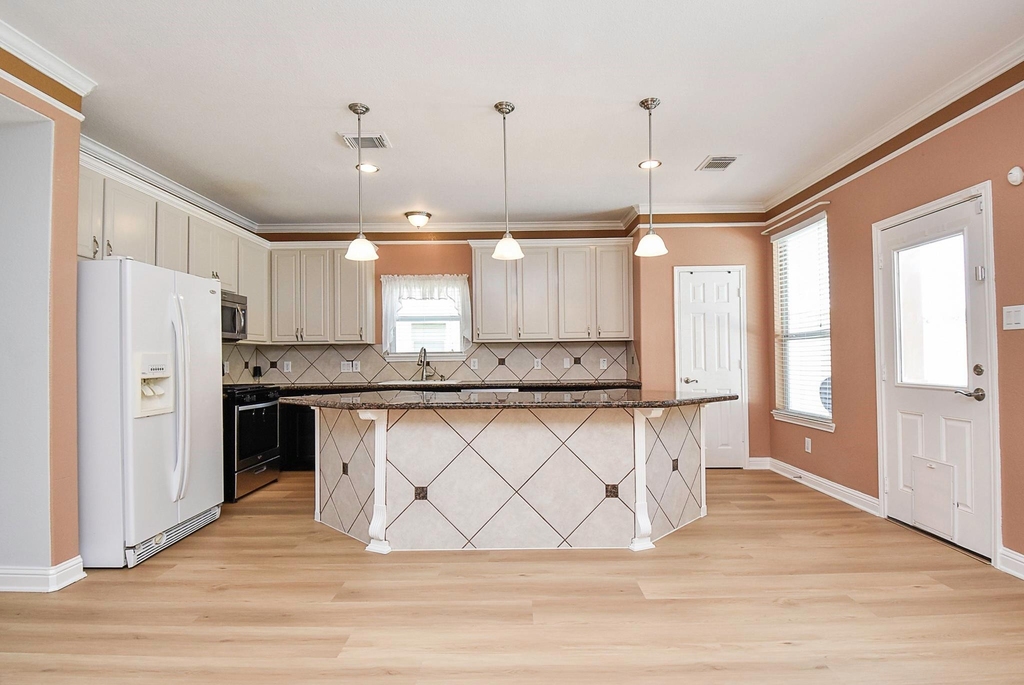 2415 Braypark Lane - Photo 9