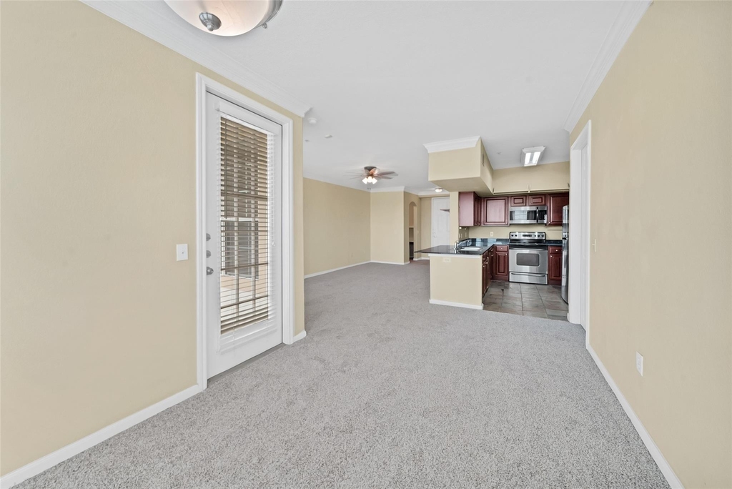 7575 Kirby Drive - Photo 6