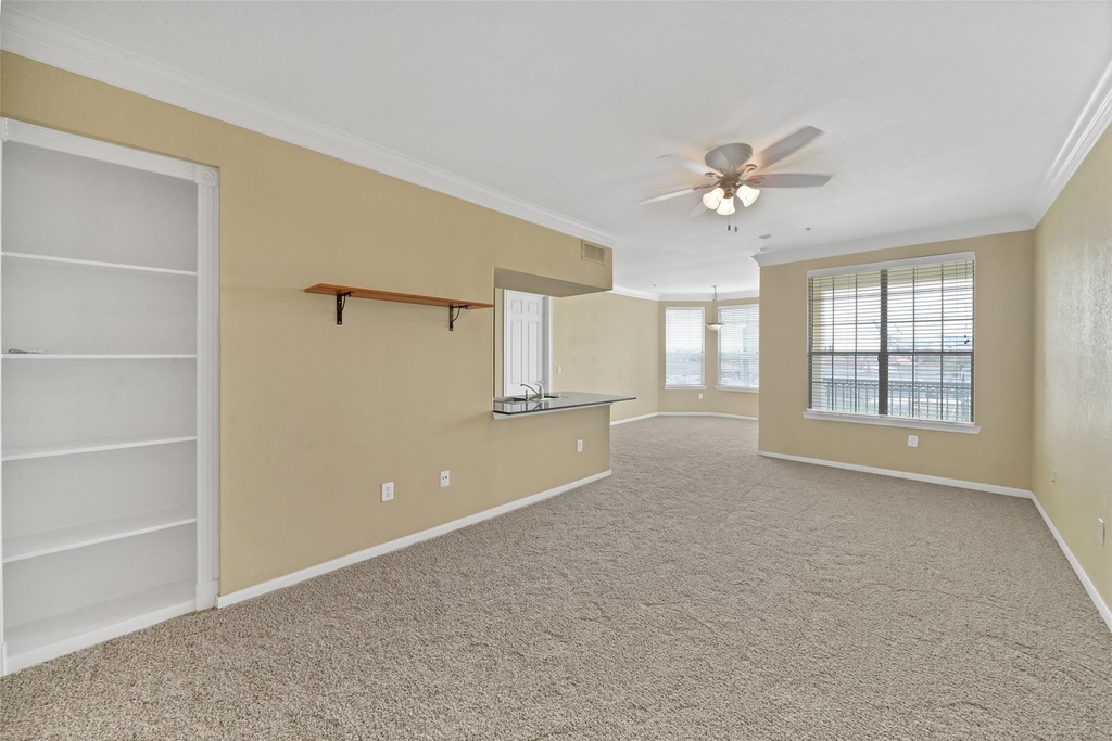 7575 Kirby Drive - Photo 3