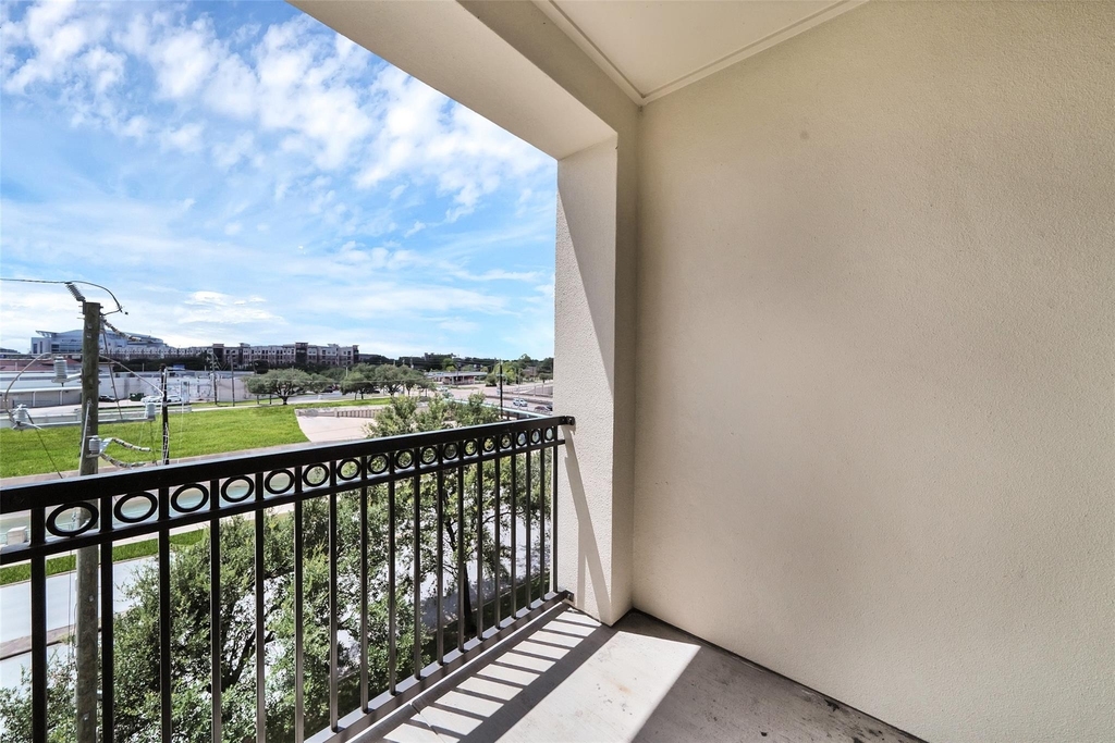 7575 Kirby Drive - Photo 21
