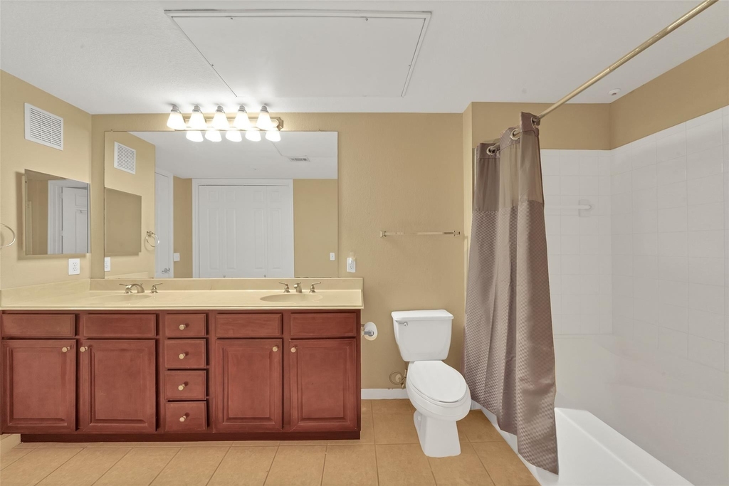 7575 Kirby Drive - Photo 16