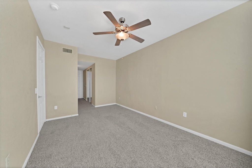 7575 Kirby Drive - Photo 11