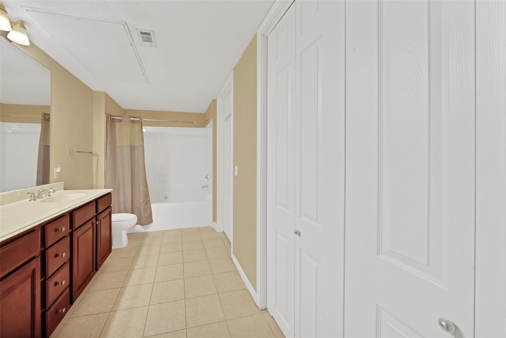 7575 Kirby Drive - Photo 15