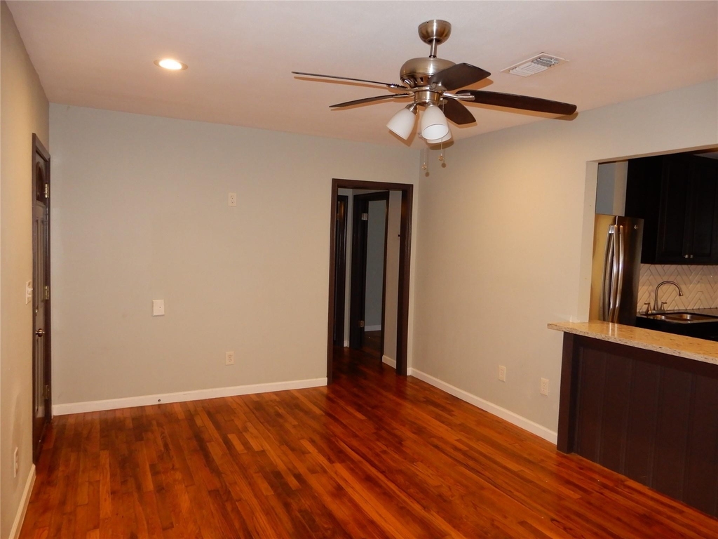 2522 Lynnfield Street - Photo 2