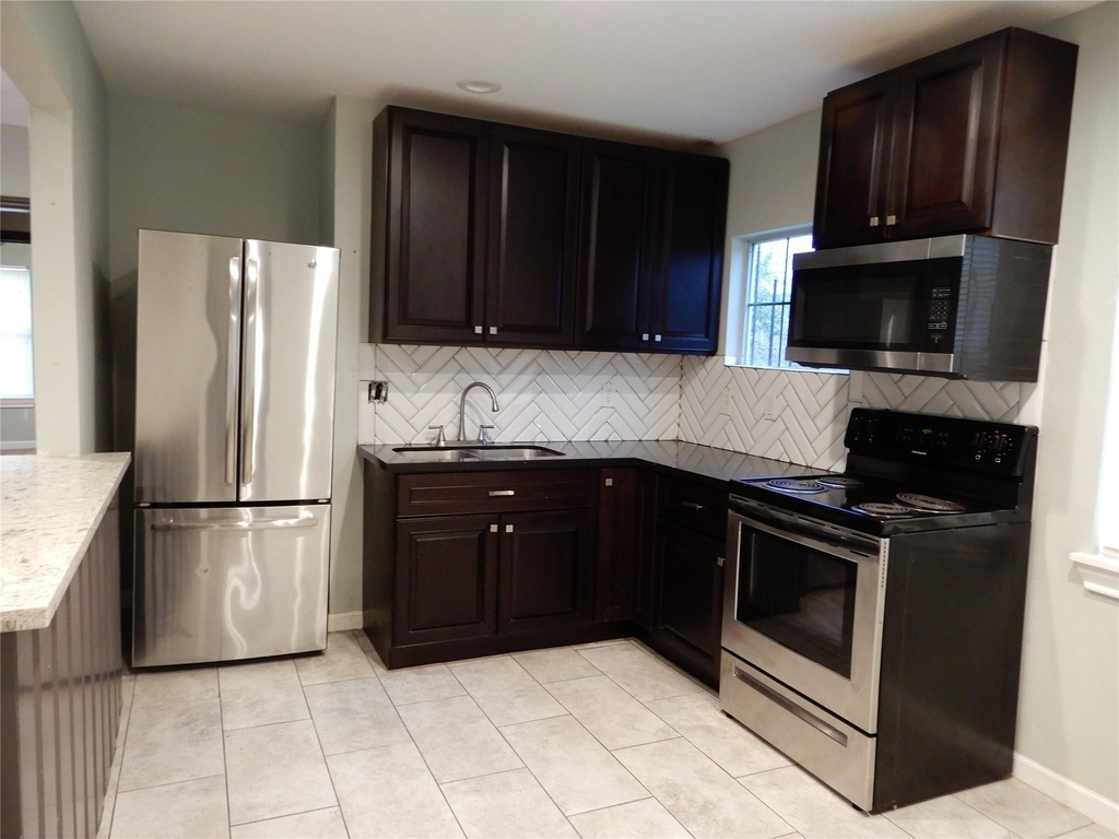 2522 Lynnfield Street - Photo 4