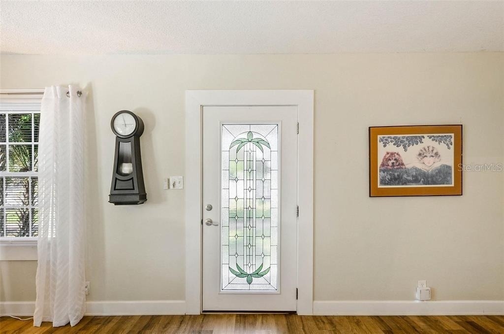 1002 W Indiana Avenue - Photo 2