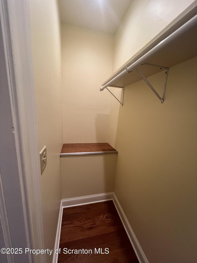 956 Meade Avenue - Photo 7