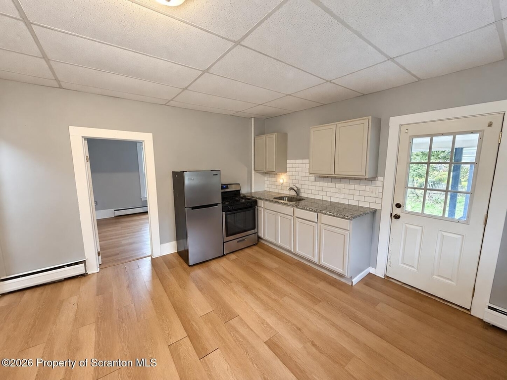 825 Main Street - Photo 4