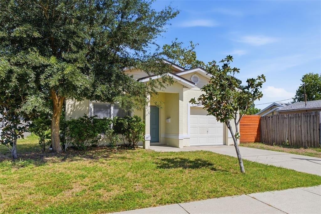 2115 Salem Avenue N - Photo 0