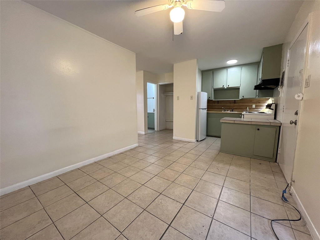 1210 Sycamore Avenue - Photo 3