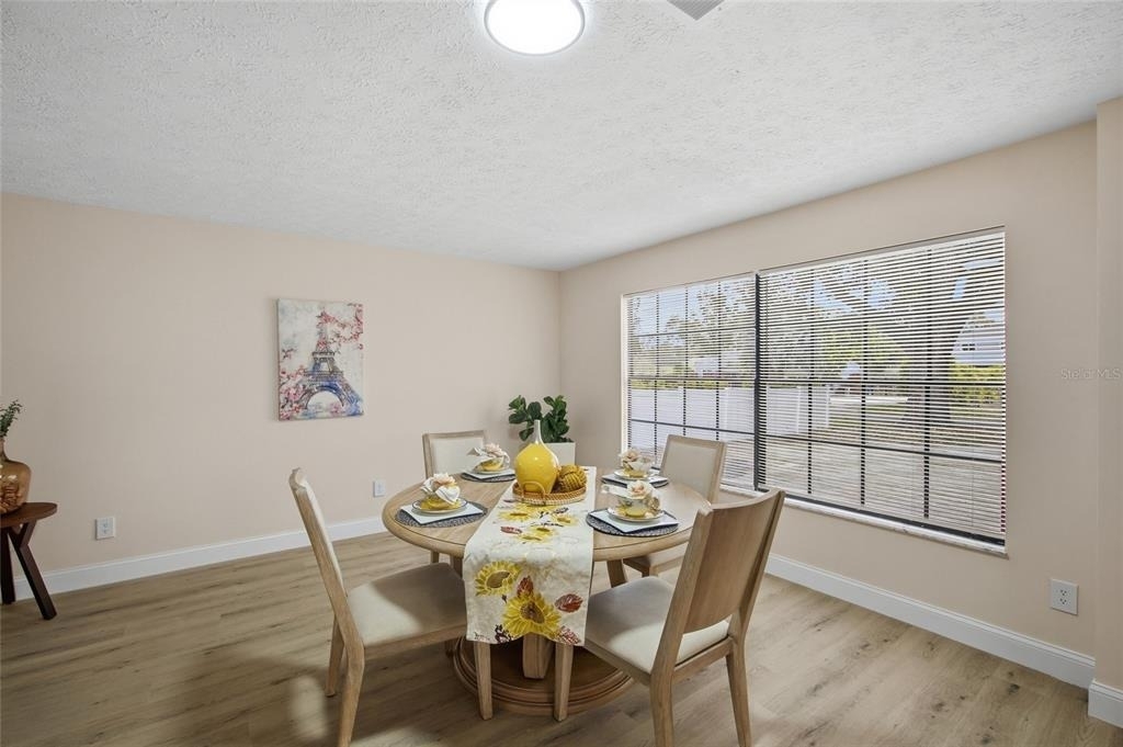 920 W Candlewood Avenue - Photo 5