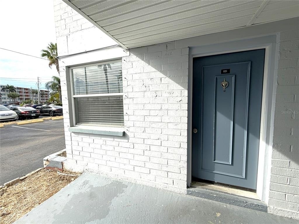 1859 Shore Drive S - Photo 2