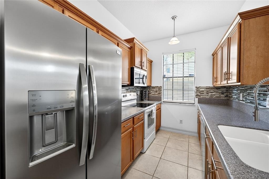 864 17th Ave N - Photo 11