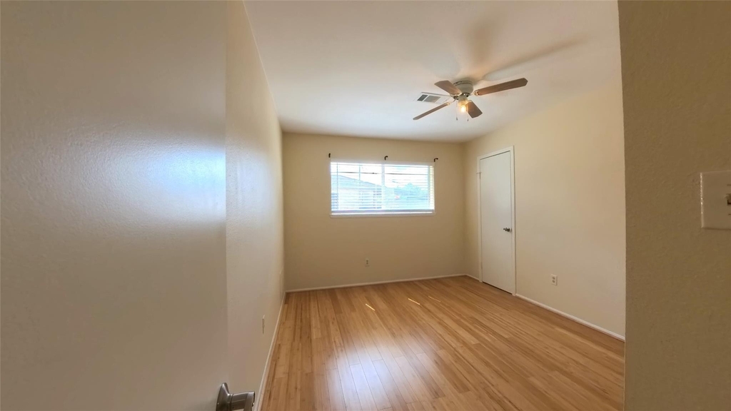 1115 Newport Boulevard - Photo 14