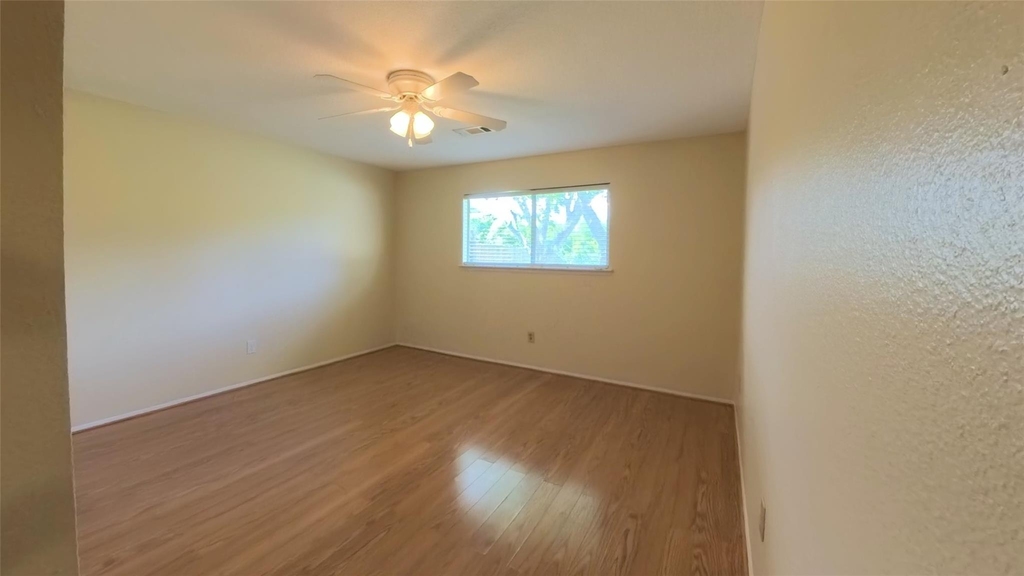 1115 Newport Boulevard - Photo 15