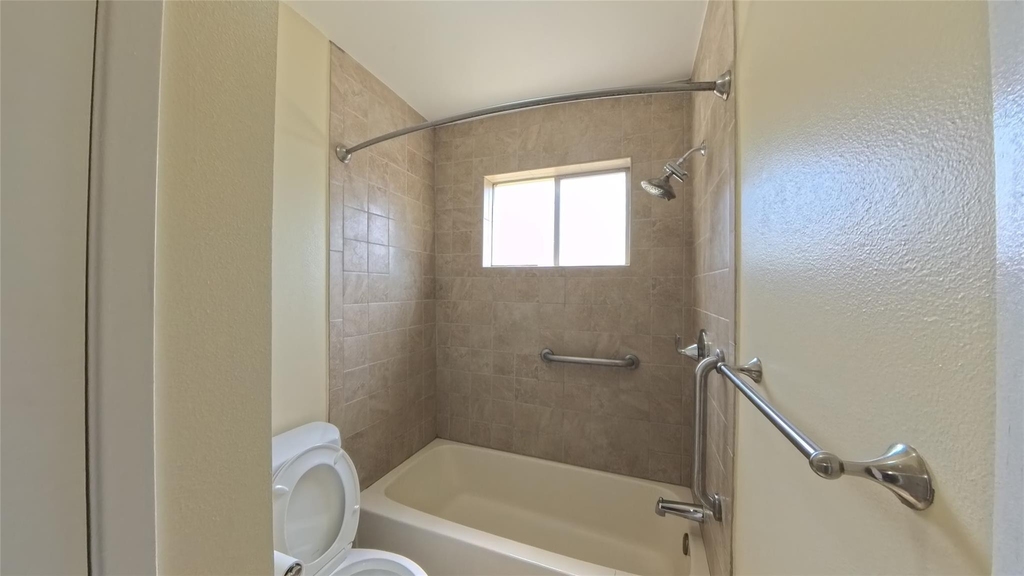 1115 Newport Boulevard - Photo 18