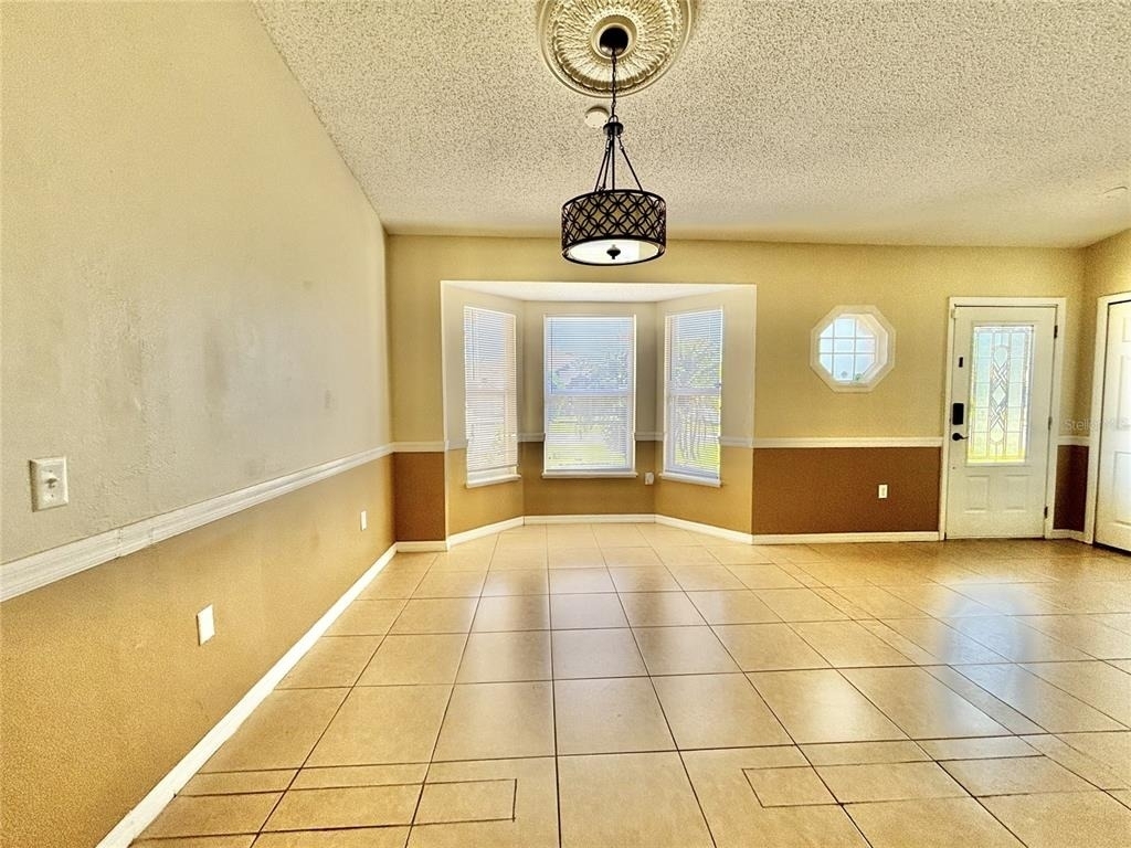 913 Nancy Court - Photo 3
