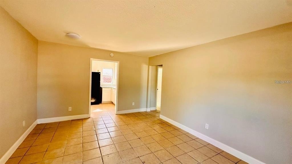 390 W Haines Boulevard - Photo 3