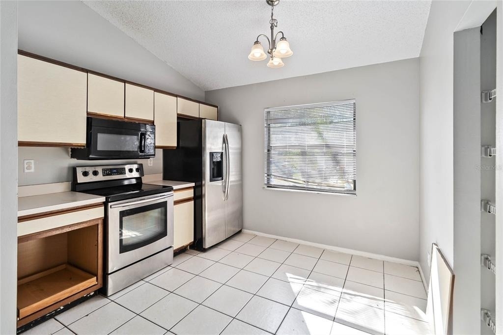 218 Cranbrook Drive - Photo 4