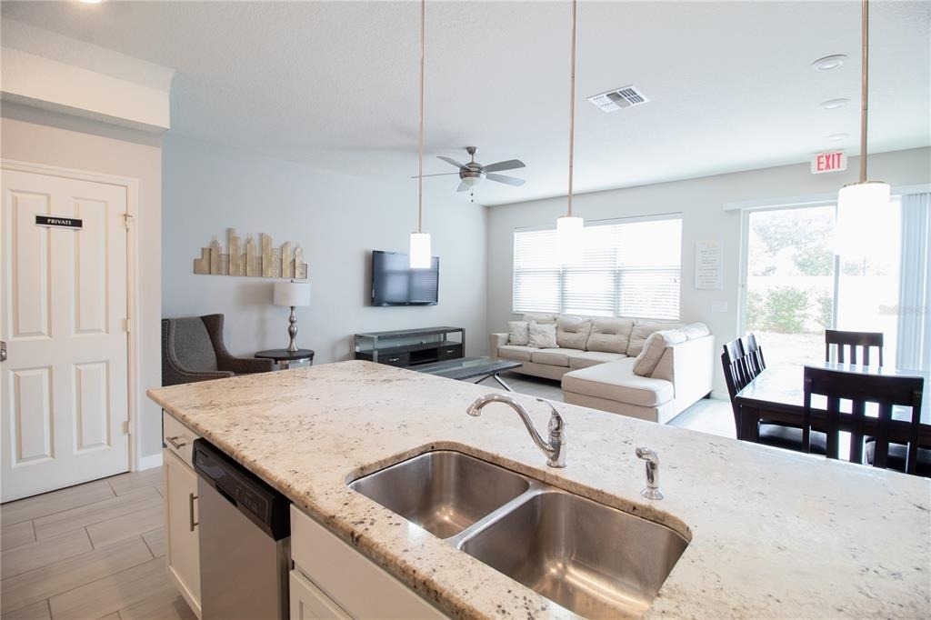 5159 Adelaide Drive - Photo 4