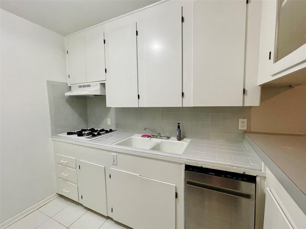 3420 Mount Vernon Street - Photo 2