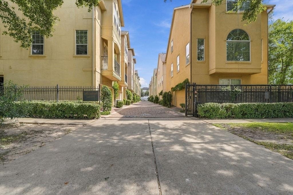 1602 A Colorado Street - Photo 4