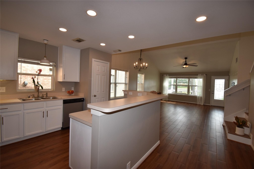 17611 Hoover Gardens Drive - Photo 17