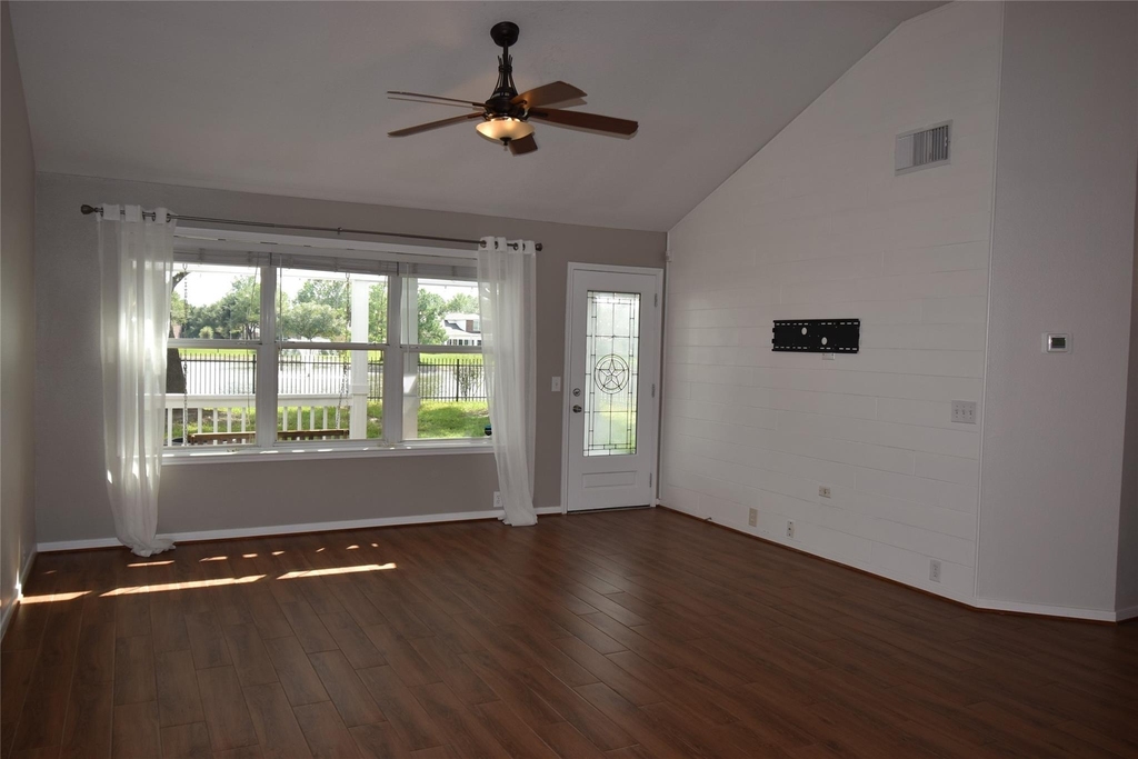 17611 Hoover Gardens Drive - Photo 19