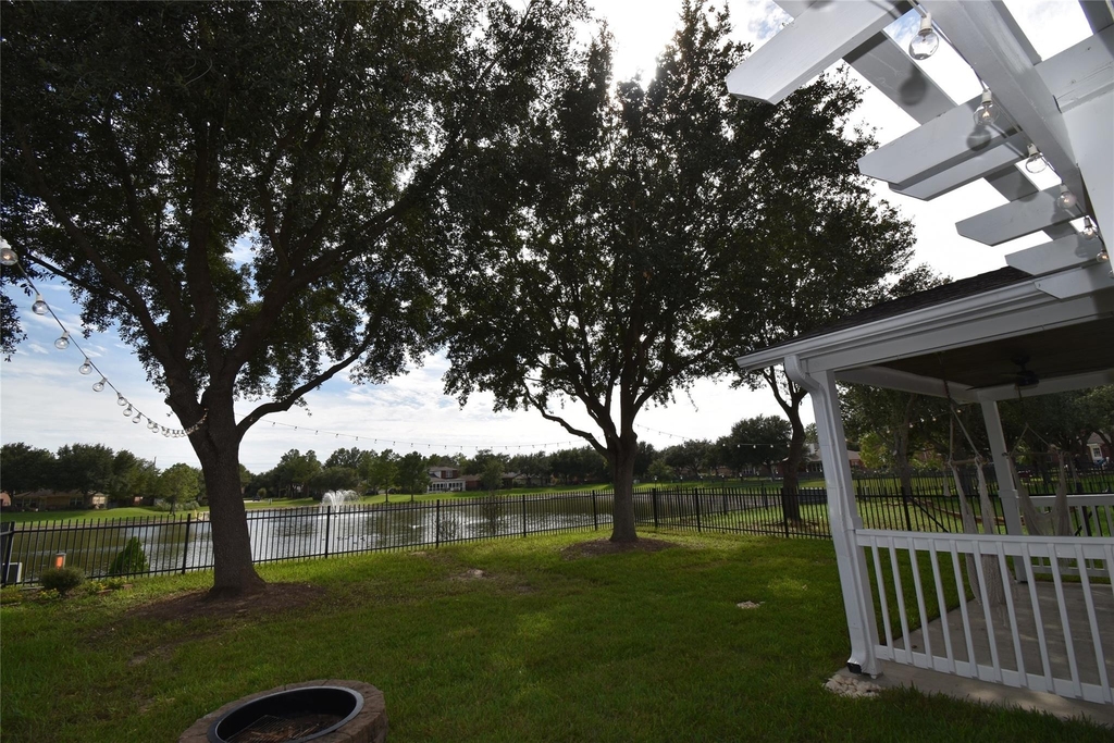17611 Hoover Gardens Drive - Photo 38