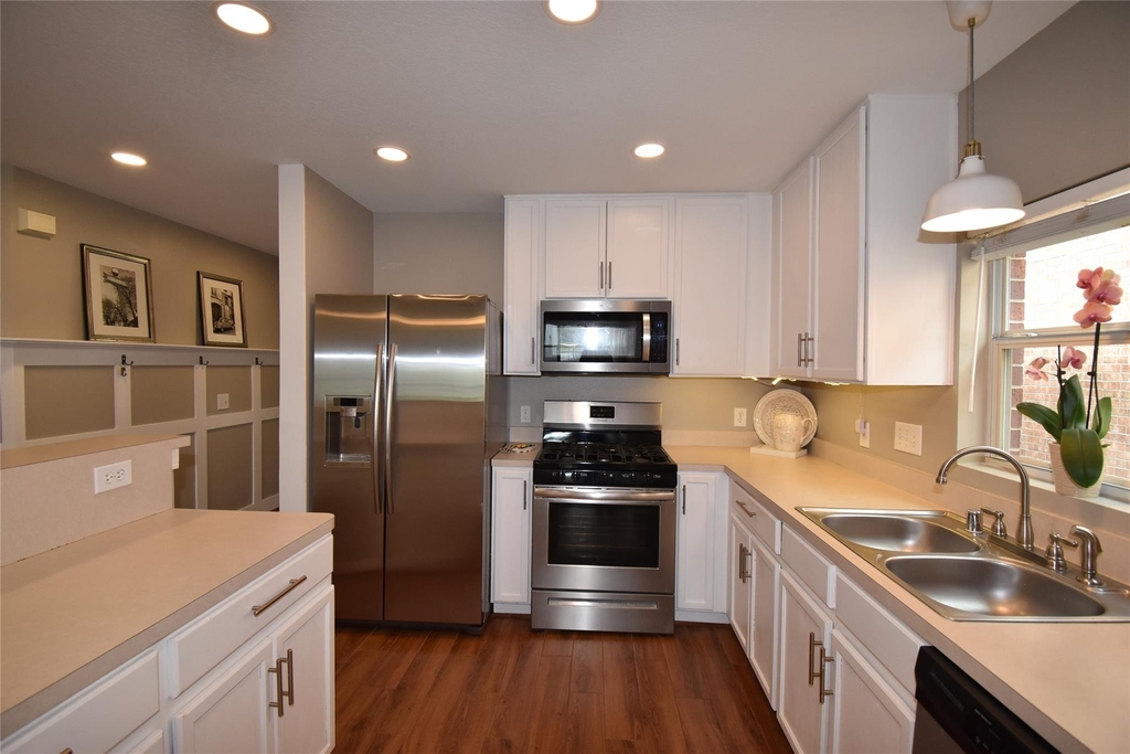 17611 Hoover Gardens Drive - Photo 13