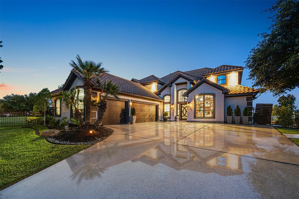 12345 White Oak Point - Photo 1