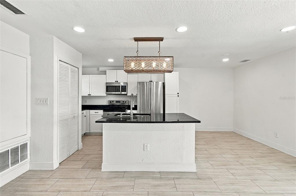 1319 E South Street - Photo 4