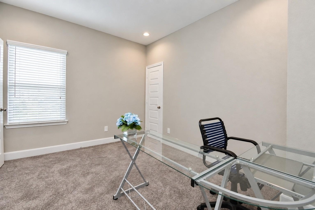 8401 Mclean Street - Photo 21