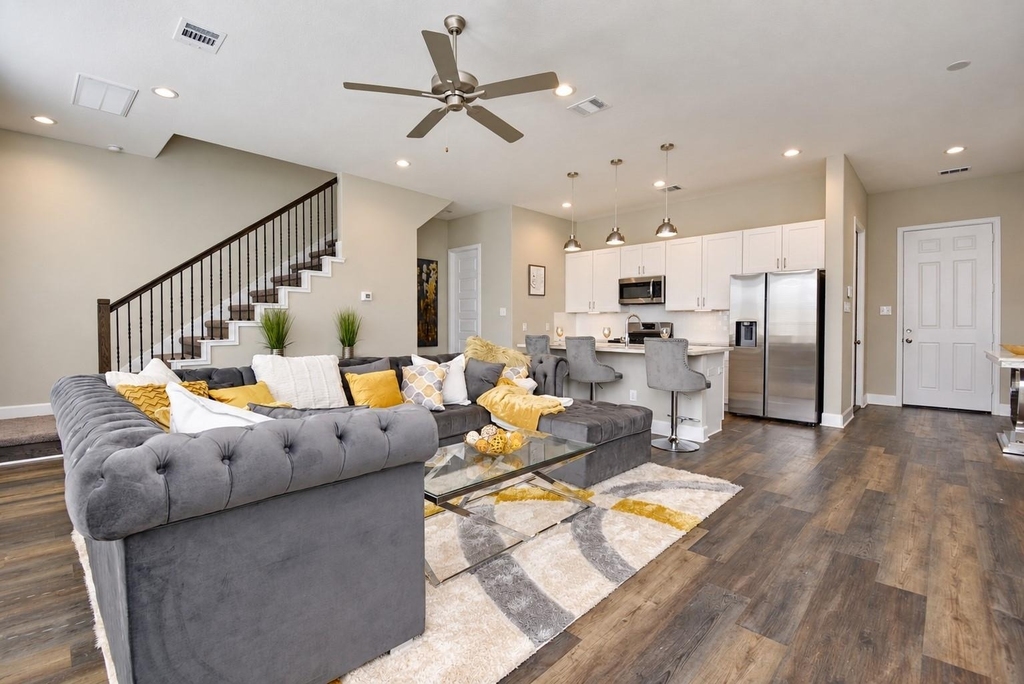 8401 Mclean Street - Photo 4
