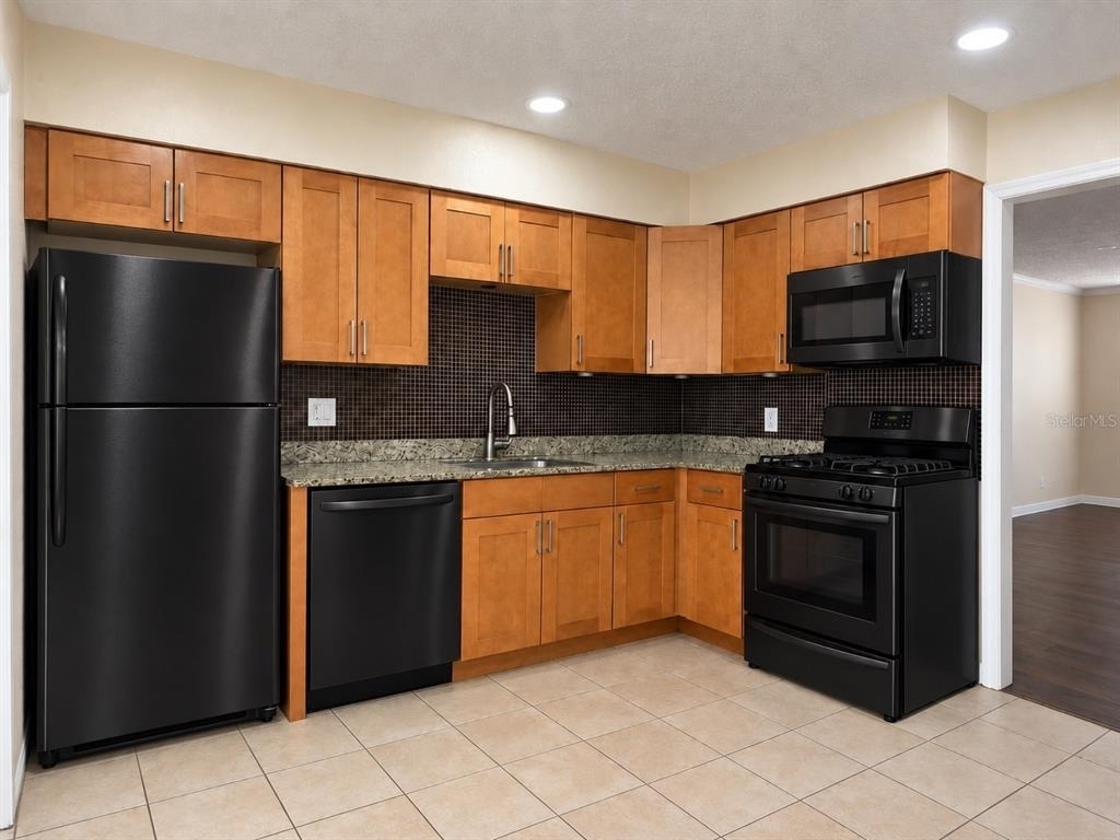 335 Wymore Road - Photo 4
