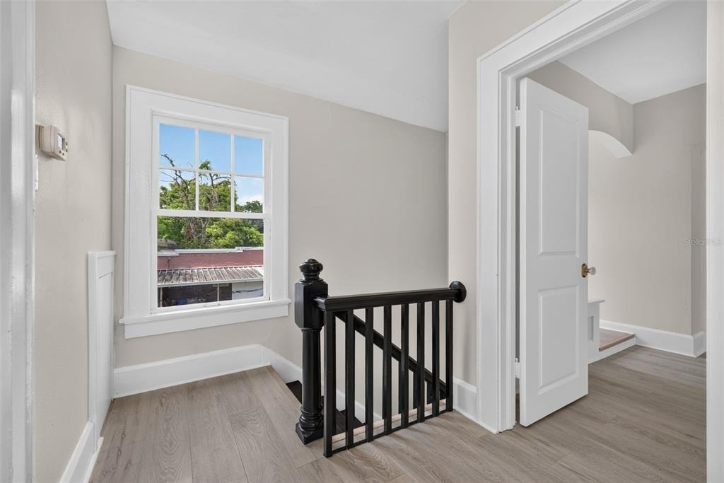 1201 Oakhill Street - Photo 9