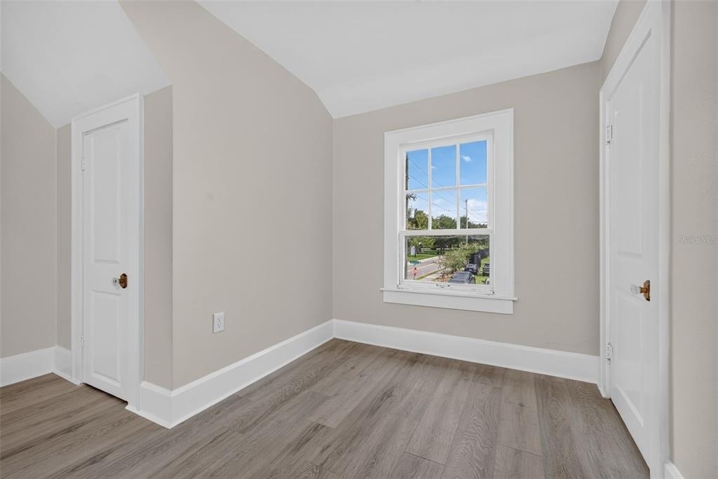 1201 Oakhill Street - Photo 11