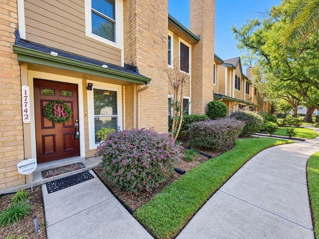17742 Kings Park Lane - Photo 1