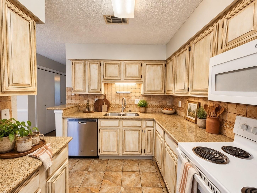 17742 Kings Park Lane - Photo 10
