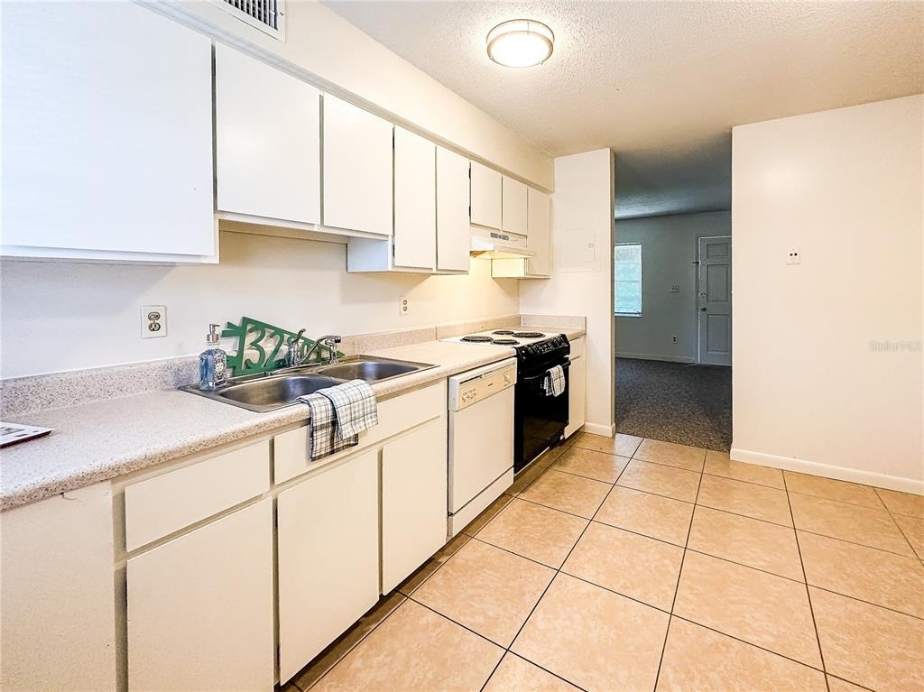 3026 Fairway Lane - Photo 5