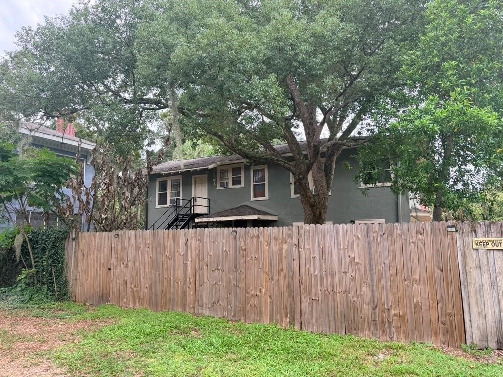 107 W 6th Street - Photo 1