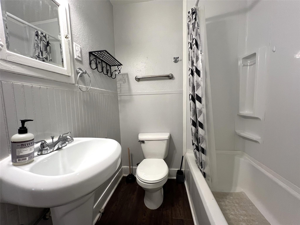 617 12th Street - Photo 12