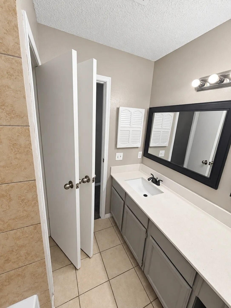 7975 Streamside Drive - Photo 2