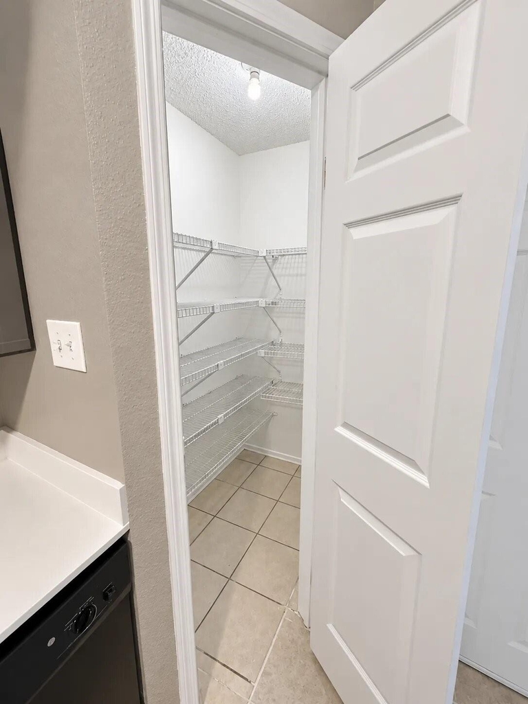 7975 Streamside Drive - Photo 6