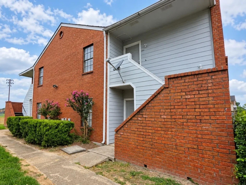 7975 Streamside Drive - Photo 0