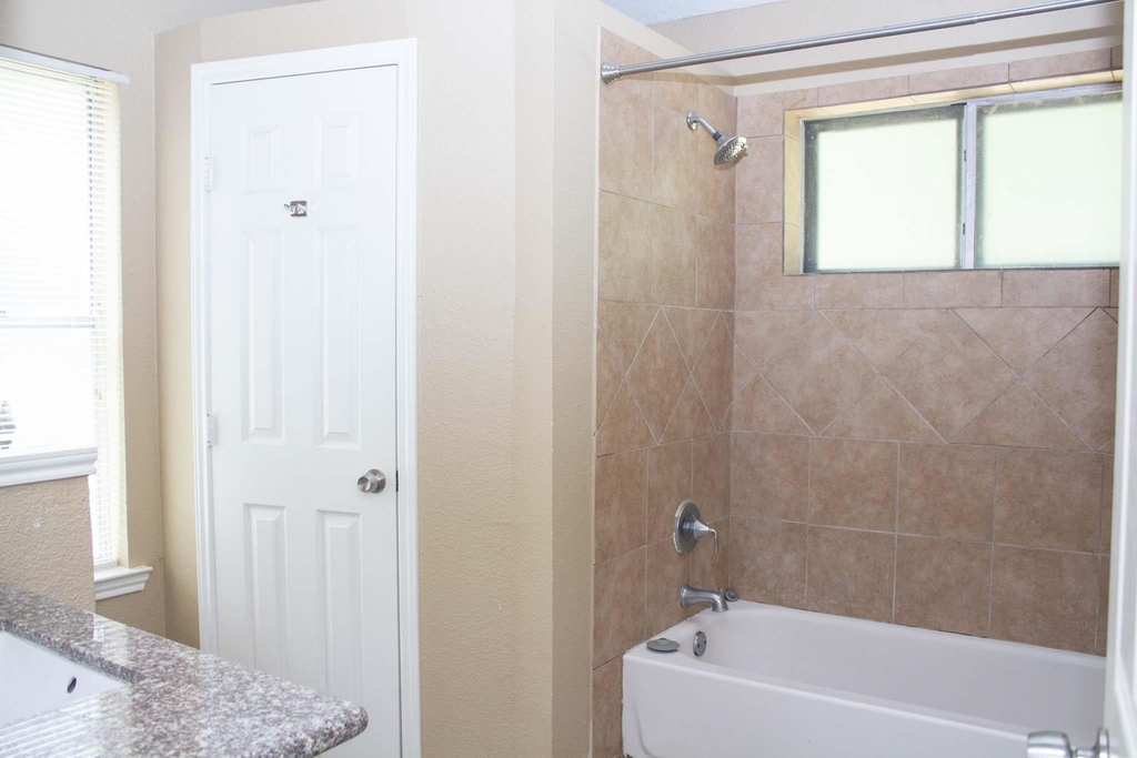 9526 Dundalk Street - Photo 12