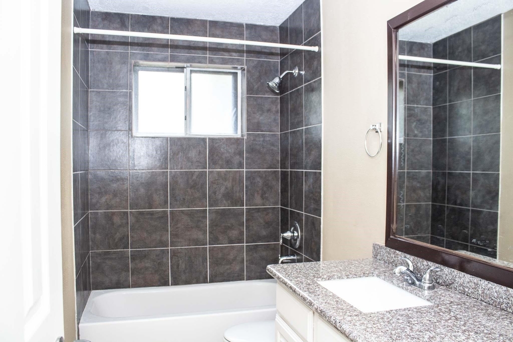 9526 Dundalk Street - Photo 14
