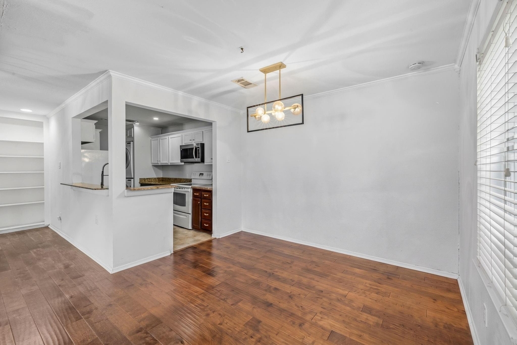 5534 Beverlyhill Street - Photo 3