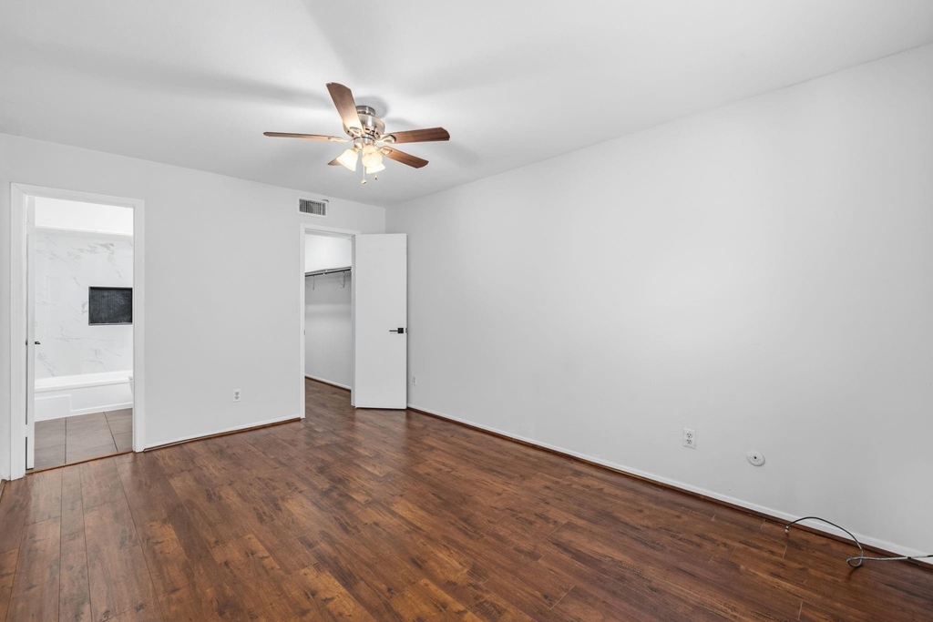 5534 Beverlyhill Street - Photo 18